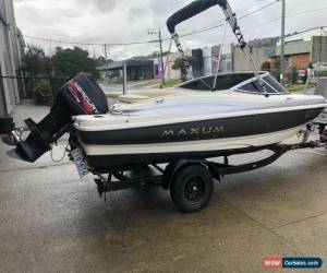 Classic UNRESERVED 2000 Maxum bowrider for Sale